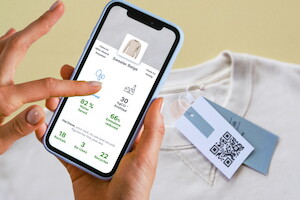 Trustrace_Scanning_QR_square