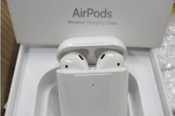 SecuringIndustry.com - Fake Apple AirPods worth $4,000 seized in Chicago