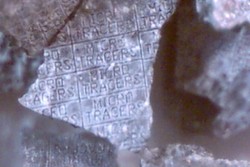 Micro-engraved tracer particles Micro-engraved tracer particles