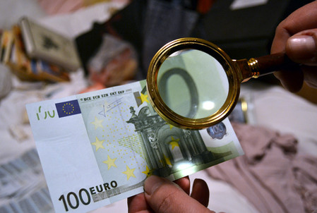 Counterfeit euro note